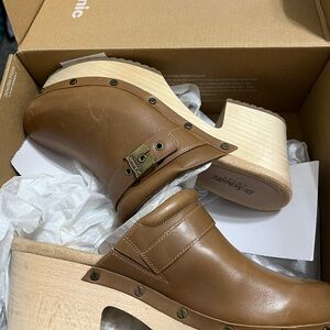 Dr. Scholl's woman’s  Tan Leather Loafers